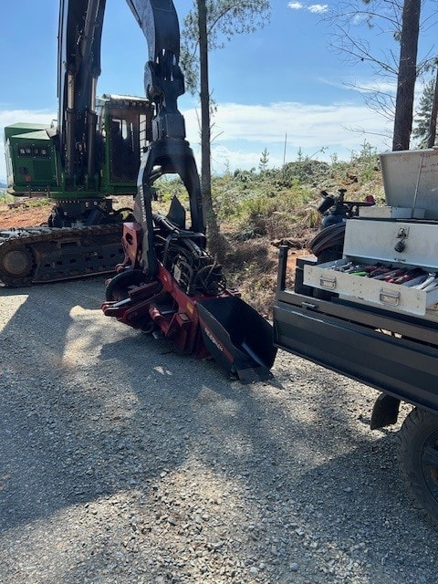 Heavy equipment breakdown repair in the field